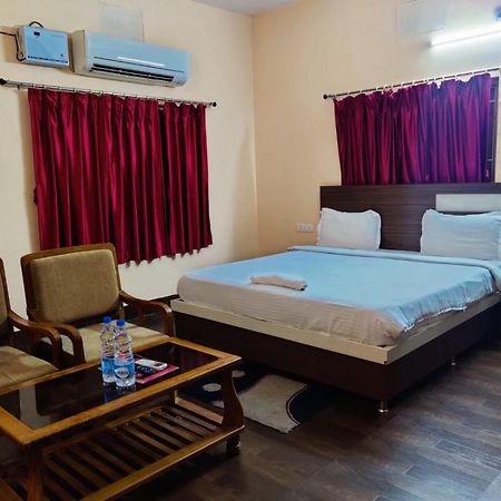 Chetan Inn Hotel Bhubaneswar Extérieur photo