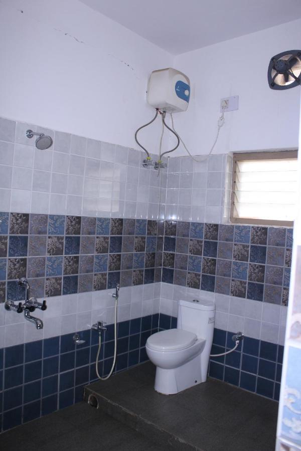 Chetan Inn Hotel Bhubaneswar Extérieur photo