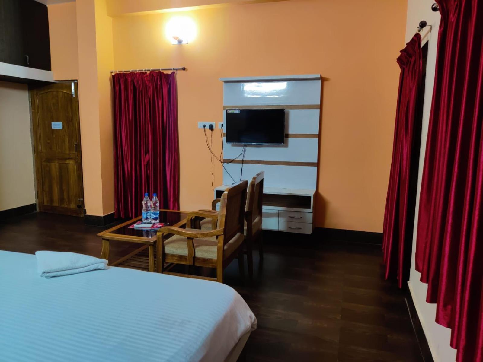 Chetan Inn Hotel Bhubaneswar Extérieur photo