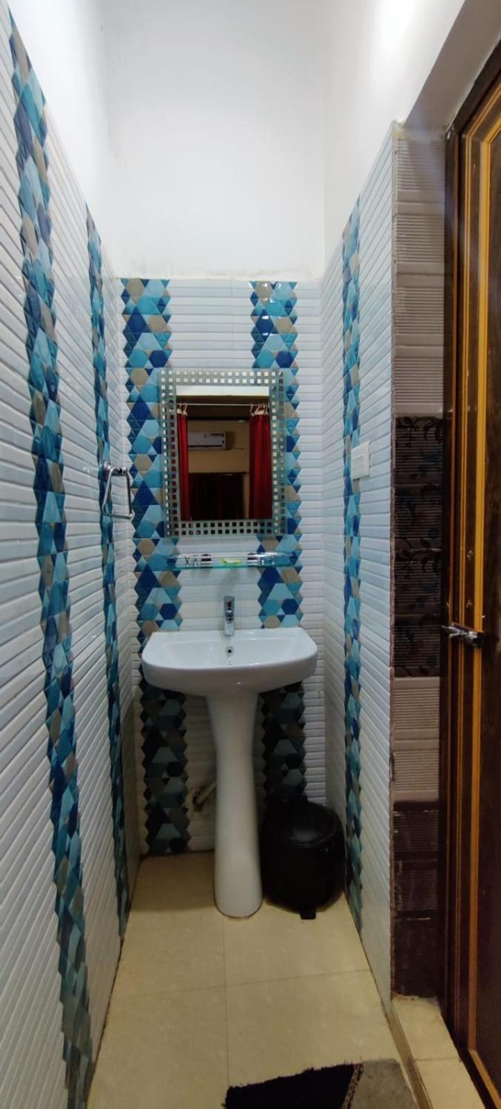 Chetan Inn Hotel Bhubaneswar Extérieur photo