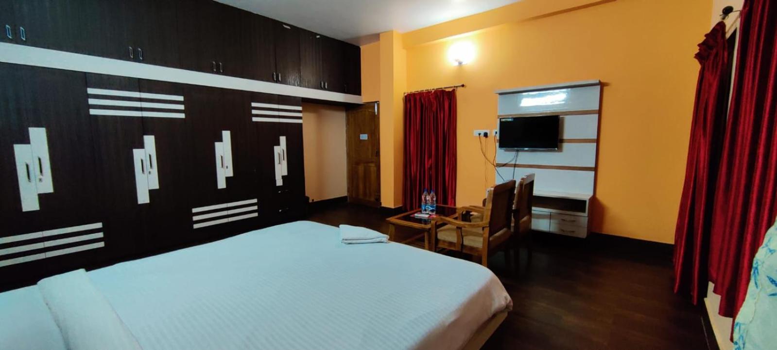 Chetan Inn Hotel Bhubaneswar Extérieur photo