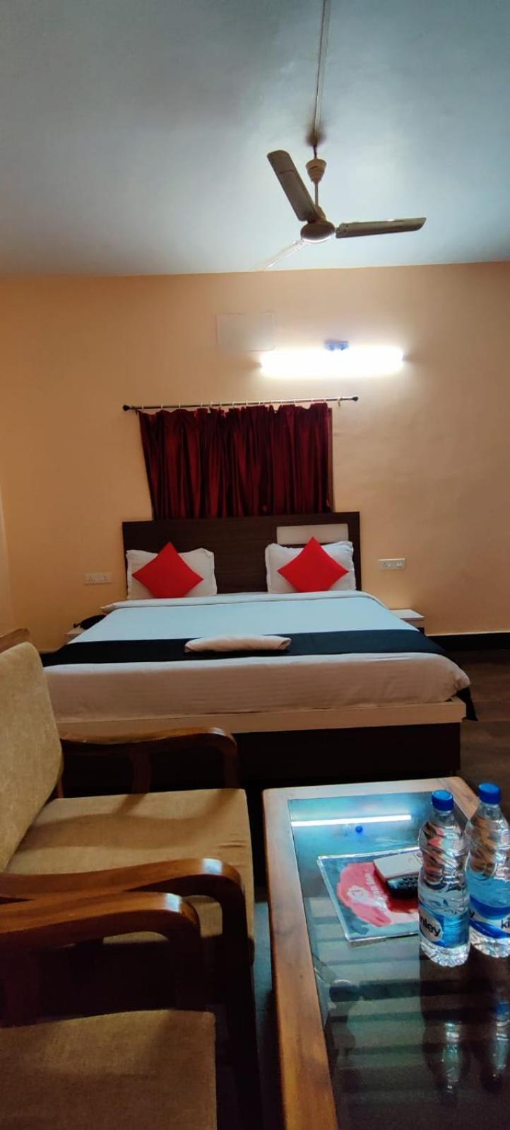 Chetan Inn Hotel Bhubaneswar Extérieur photo