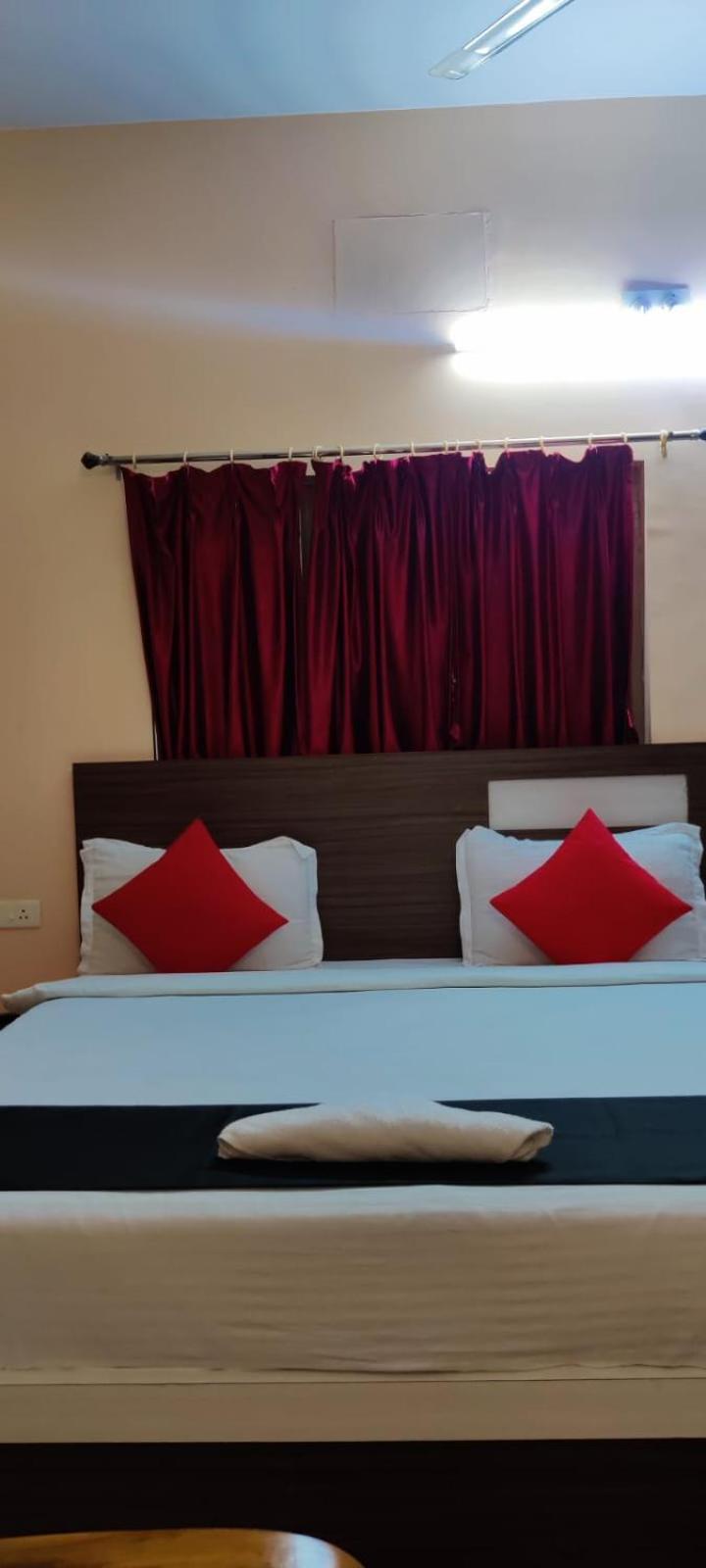 Chetan Inn Hotel Bhubaneswar Extérieur photo