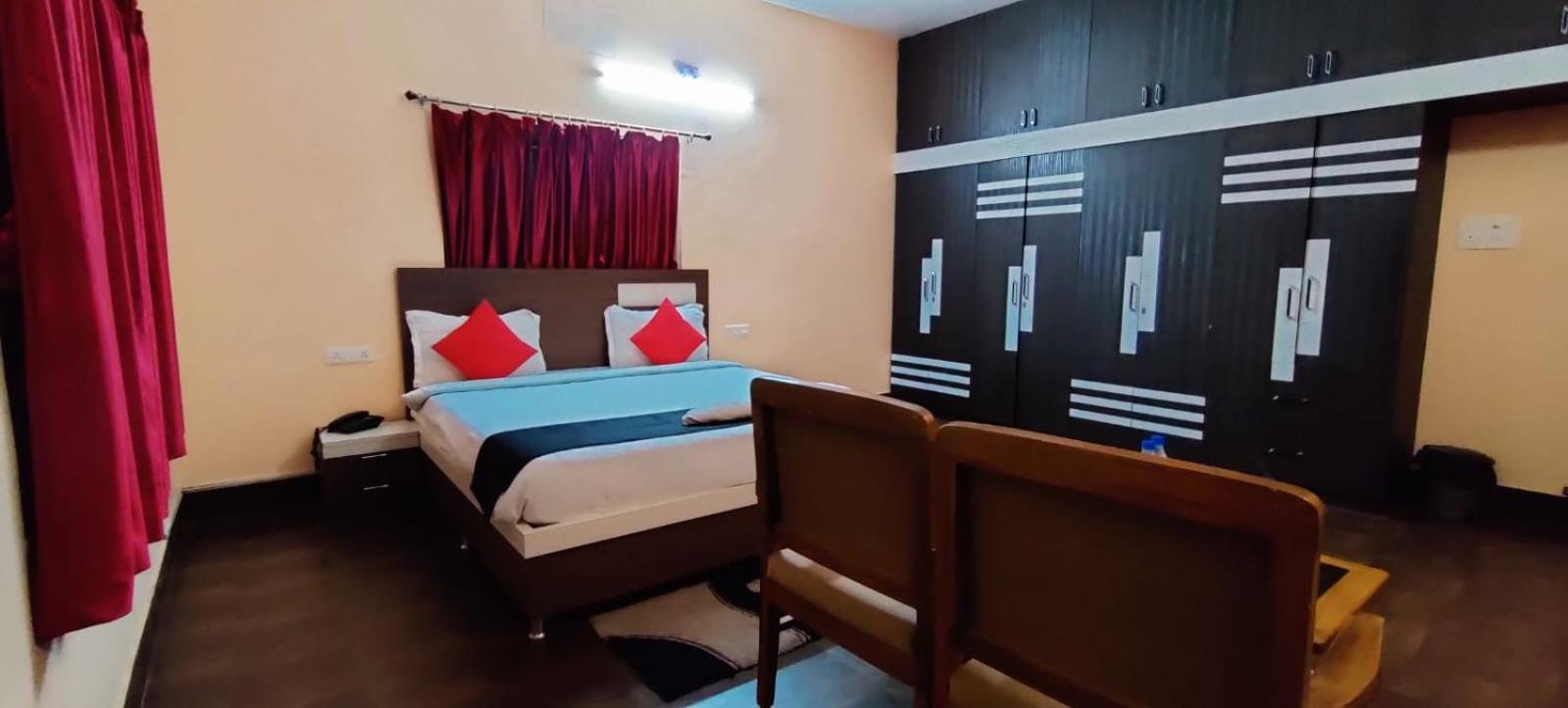 Chetan Inn Hotel Bhubaneswar Extérieur photo